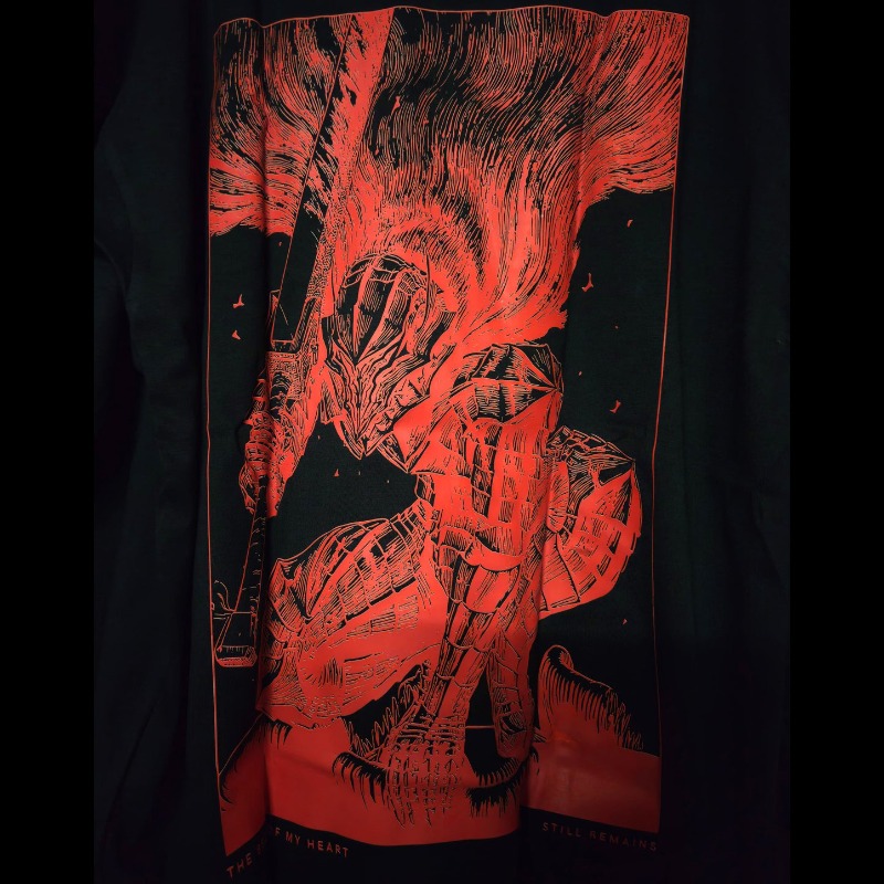 「ベルセルク」の両面プリントTシャツ、オーバーサイズの黒いT - Graphic Tee Oversized のレビューと価格